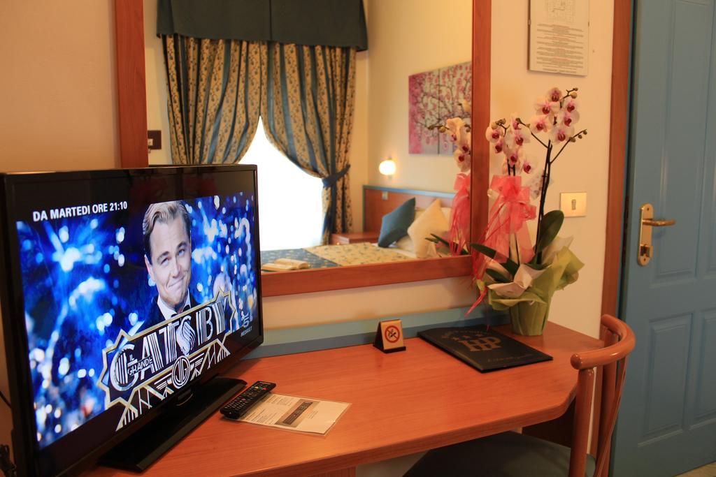 Hotel Paradise Fano Ngoại thất bức ảnh