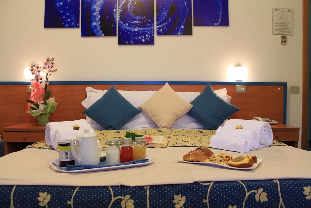 Hotel Paradise Fano Ngoại thất bức ảnh